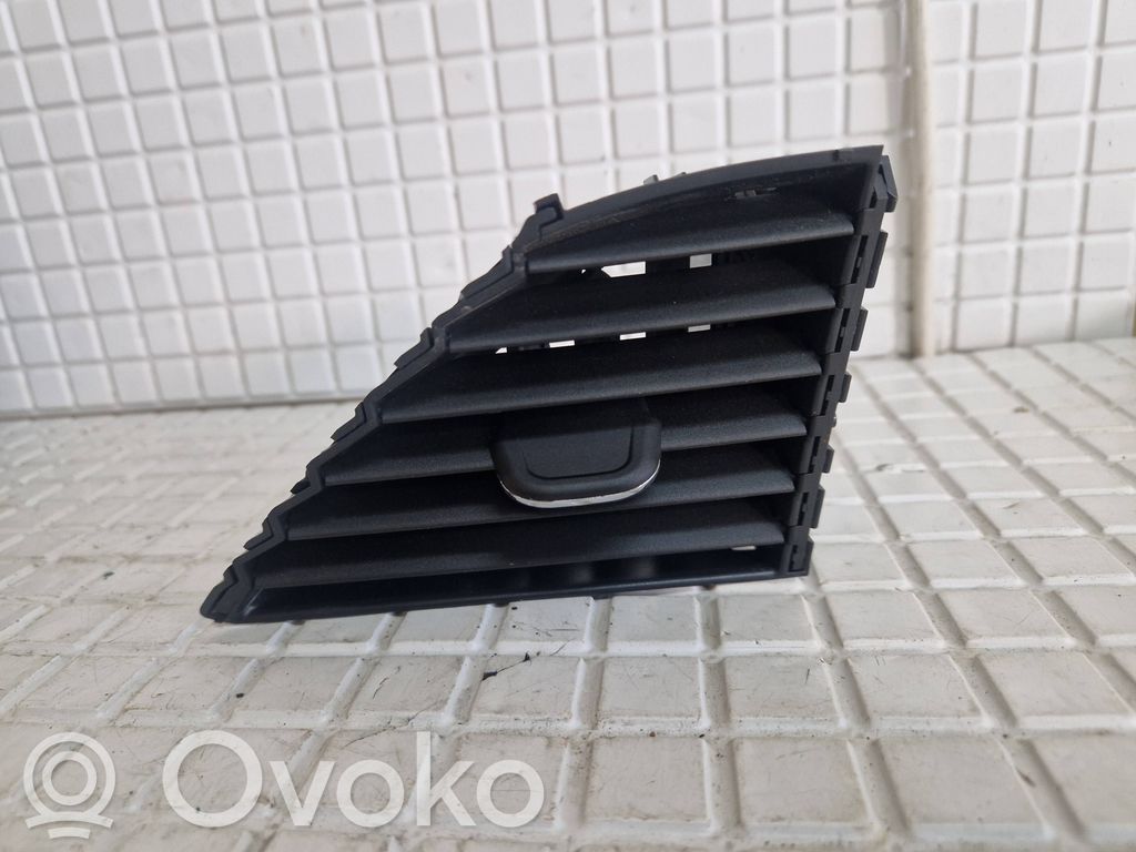 Opel Insignia B Dysze / Kratki środkowego nawiewu deski rozdzielczej 