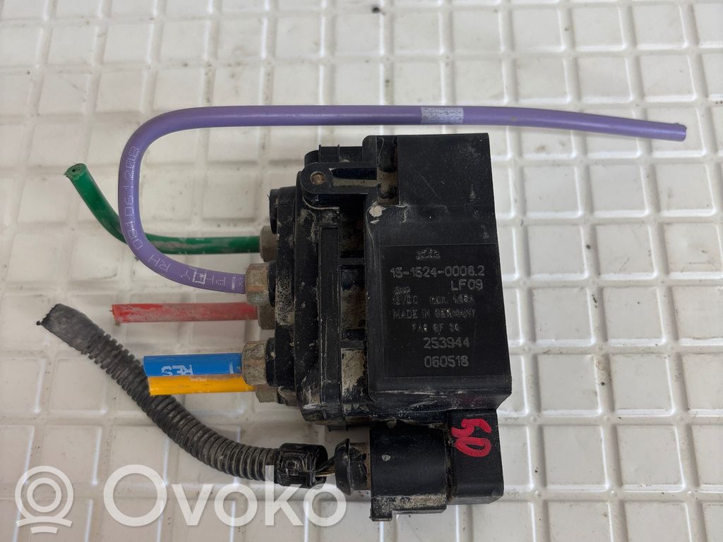 Audi Q7 4L Unités de vannes / Répartiteur d'air (suspension pneumatique) 