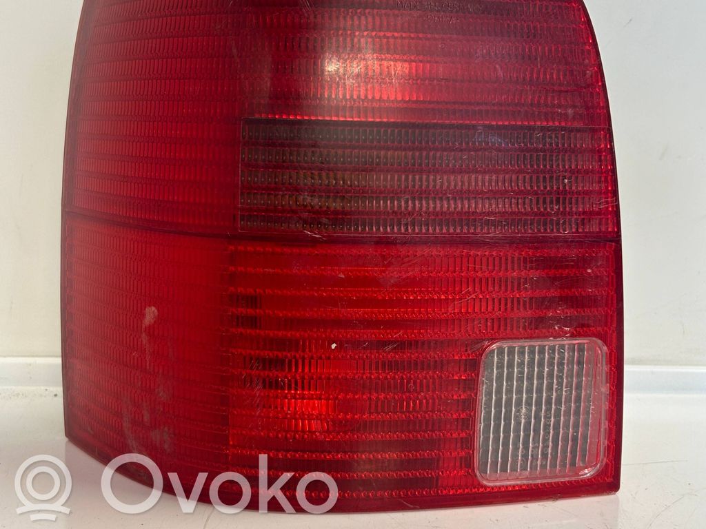 Volkswagen PASSAT B5 Lampa tylna 