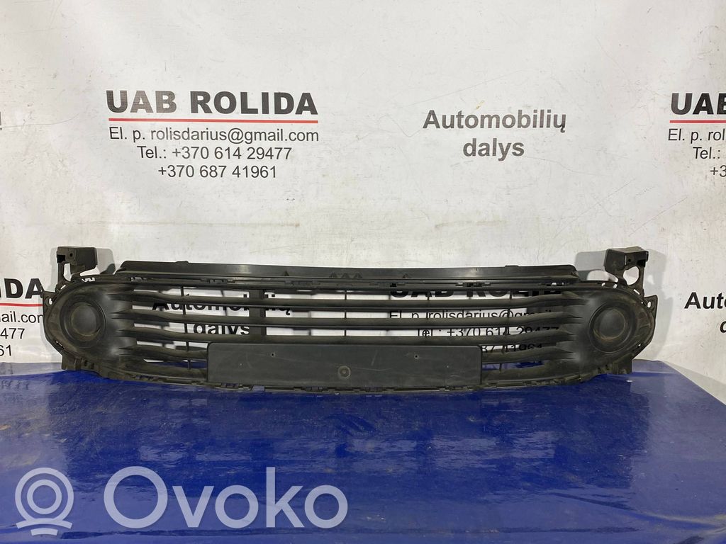 Renault Clio IV Front bumper lower grill 
