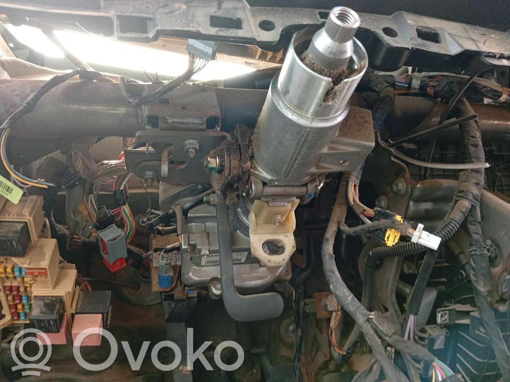 Renault Kangoo II Ohjauspyörän akseli 