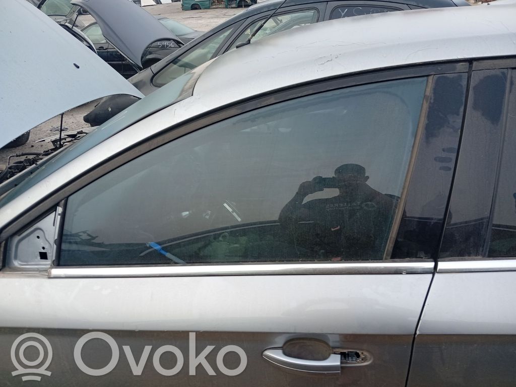 Ford Mondeo MK IV Pagrindinis priekinių durų stiklas (keturdurio) 