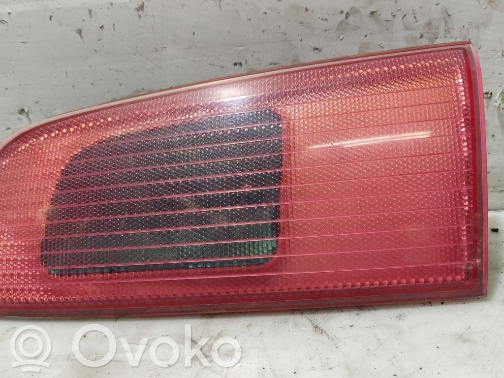 Mazda 2 Aizmugurējais lukturis virsbūvē 