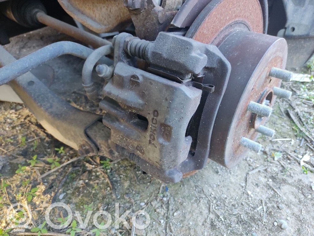 Subaru Legacy Jarrusatulan tyynyn pidike takana 