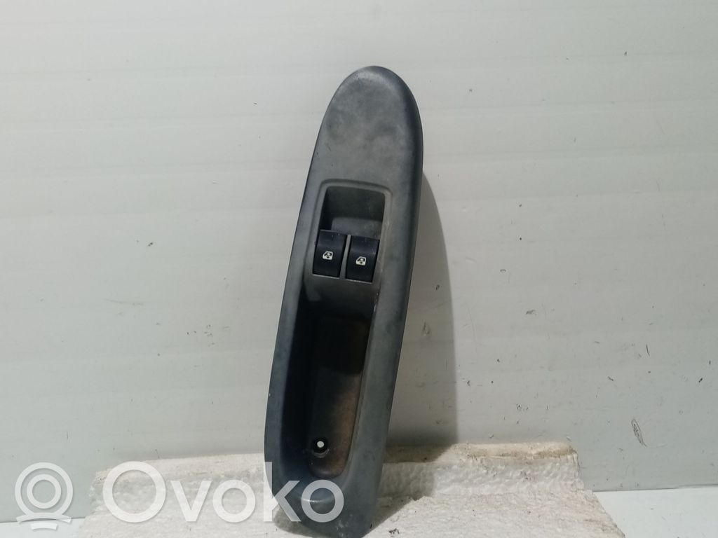 Renault Clio I Przyciski szyb 