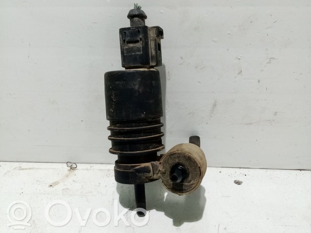 Windscreen/windshield washer pump   2048660221