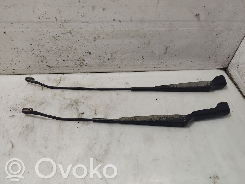 Renault Clio II Ramię wycieraczki szyby przedniej / czołowej 