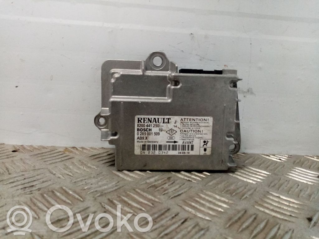 Airbag control unit/module   8200441250,0285001509