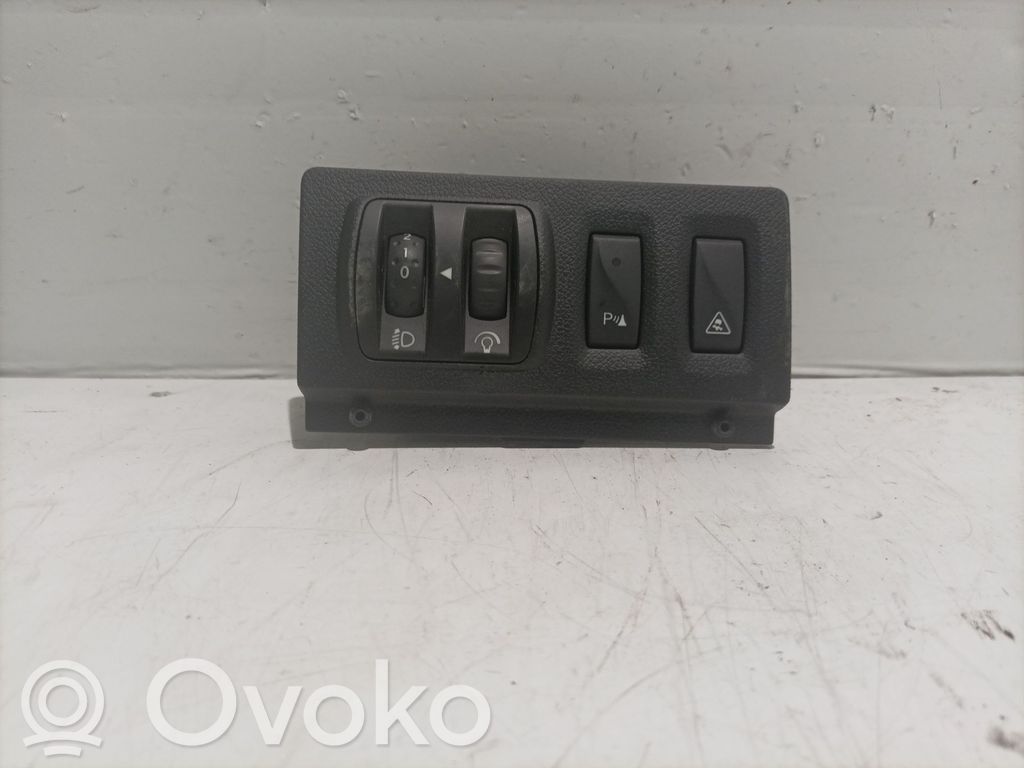 Interruptor de control del panel de luces   251630001R