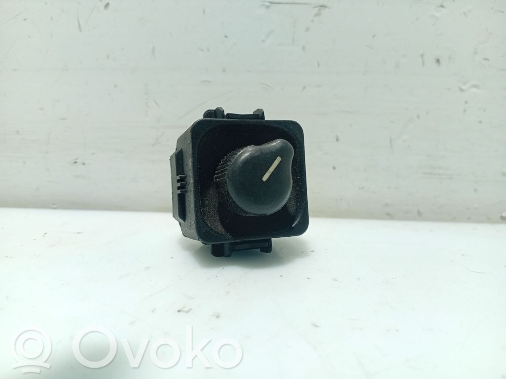 Mercedes-Benz Vito Viano W638 Wing mirror switch 