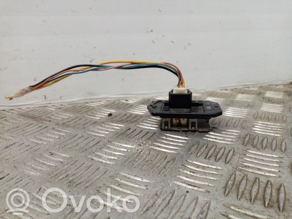 Rezystor / Opornik dmuchawy nawiewu   8G505