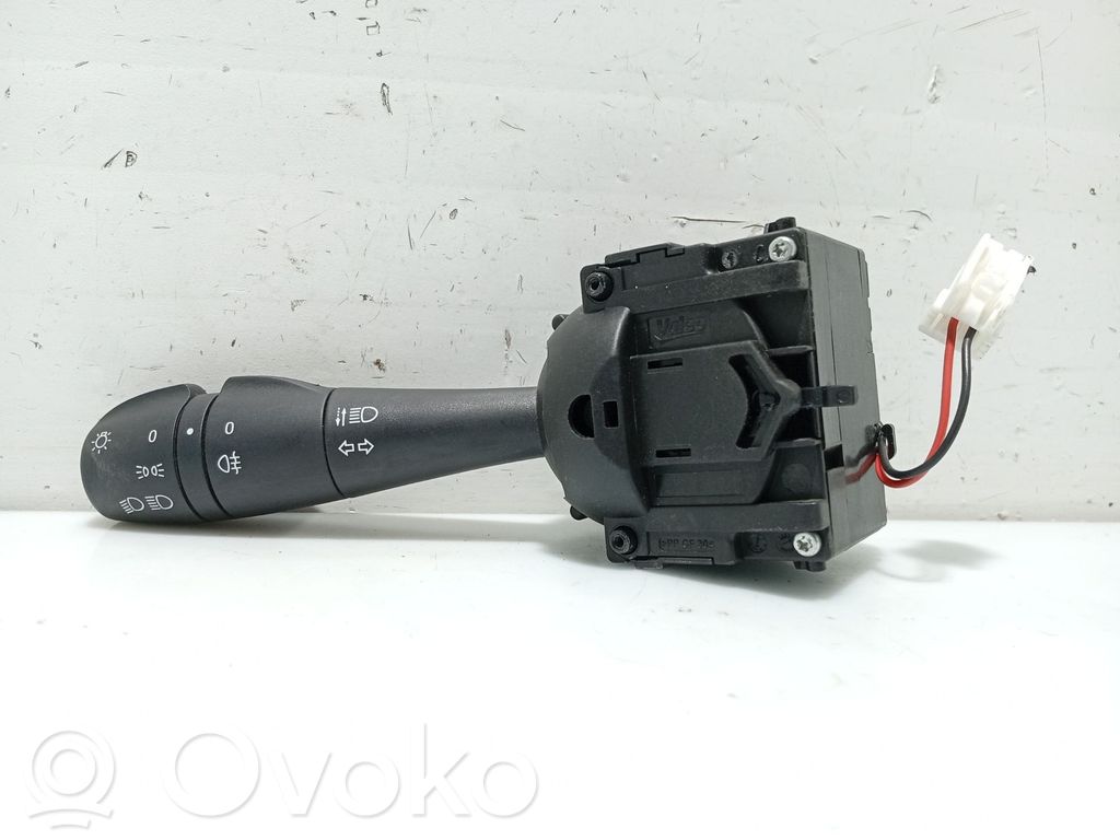 Renault Clio IV Indicator stalk 