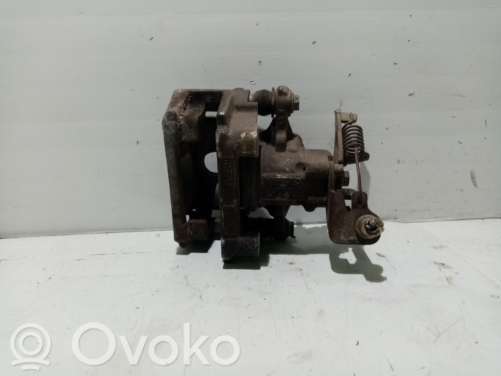 Ford Mondeo Mk III Zacisk hamulcowy przedni 