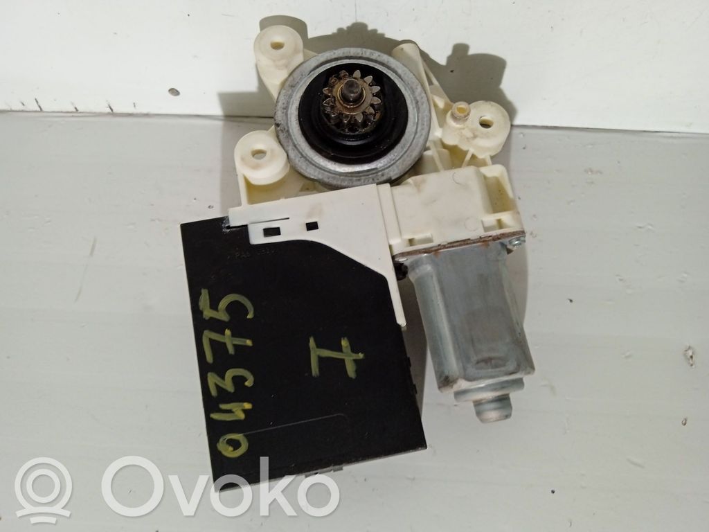 Ford Focus Takaoven ikkunan nostomoottori 