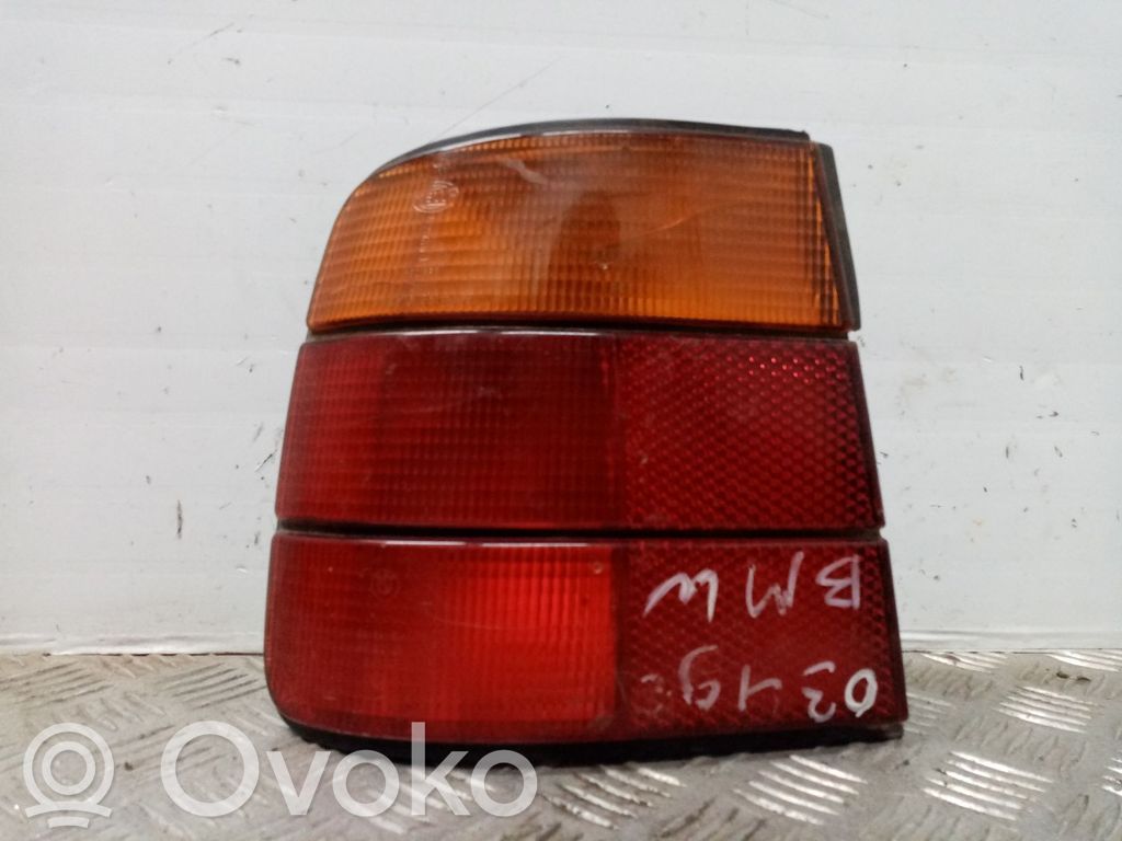 BMW 5 E34 Aizmugurējais lukturis virsbūvē 