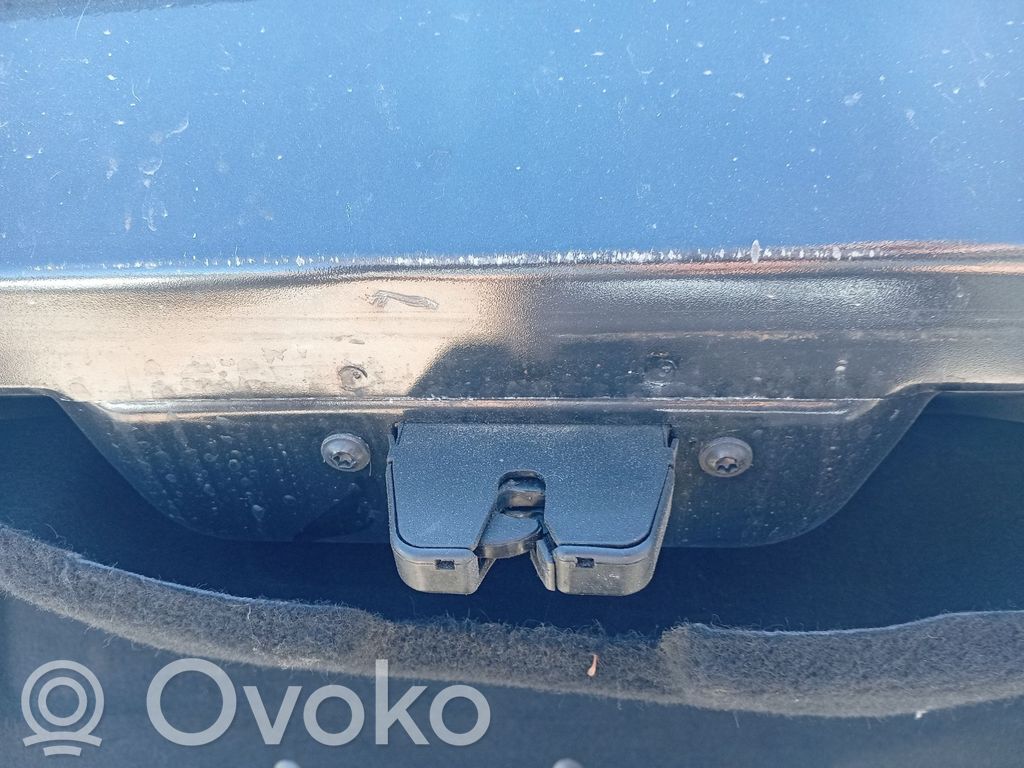 Peugeot 407 Tailgate lock latch 