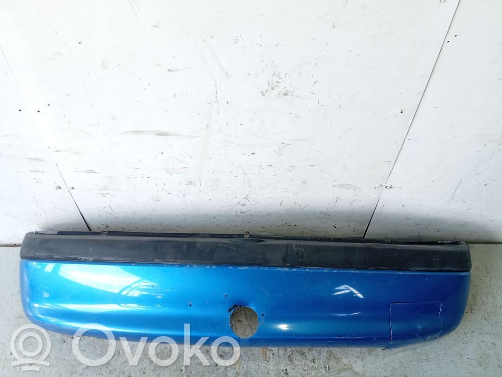 Opel Corsa B Parachoques 