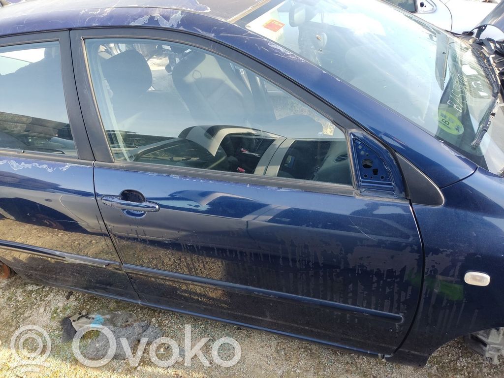 Toyota Corolla Verso E121 Durvis 