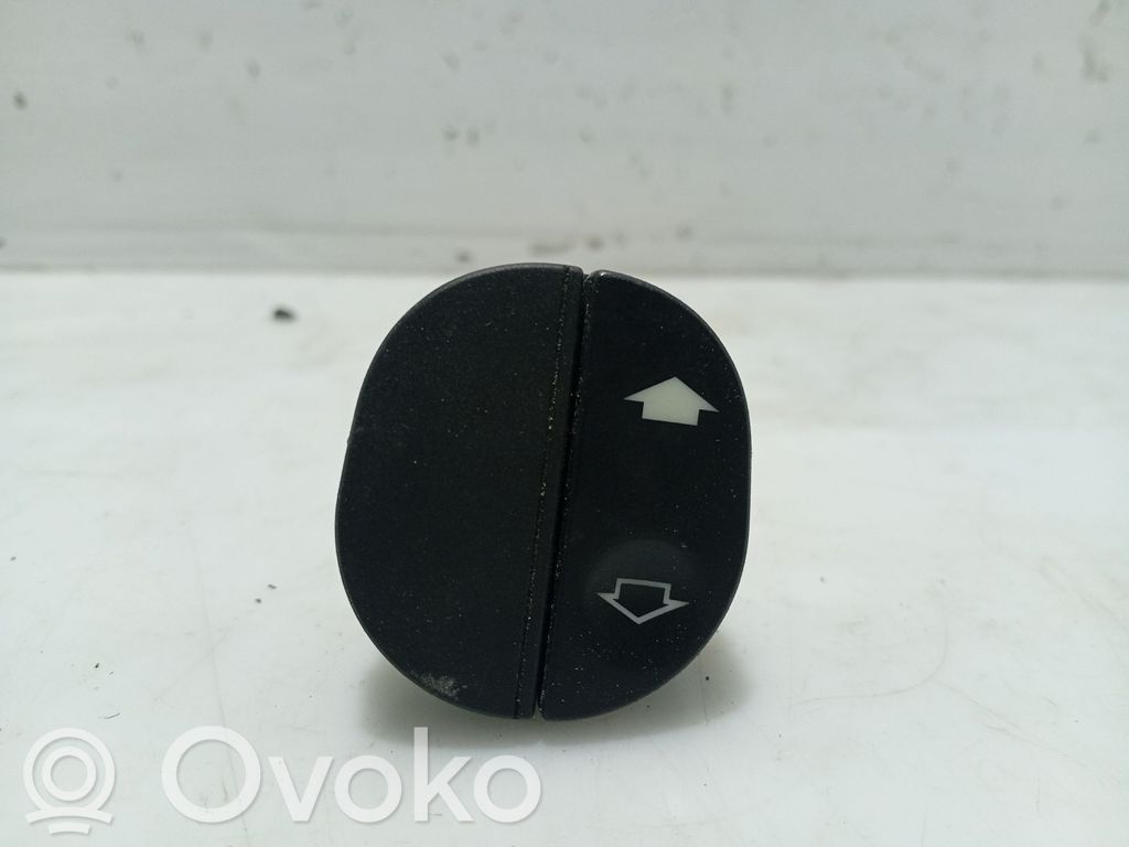 Ford Fiesta Elektrisko logu slēdzis 