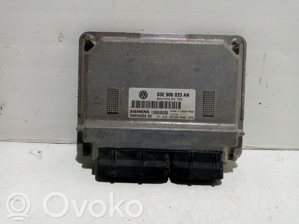 Engine control unit/module   03E906033AN,5WP4423403,SIEMENS