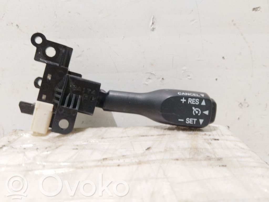 Lexus IS 220D-250-350 Boutons / interrupteurs volant