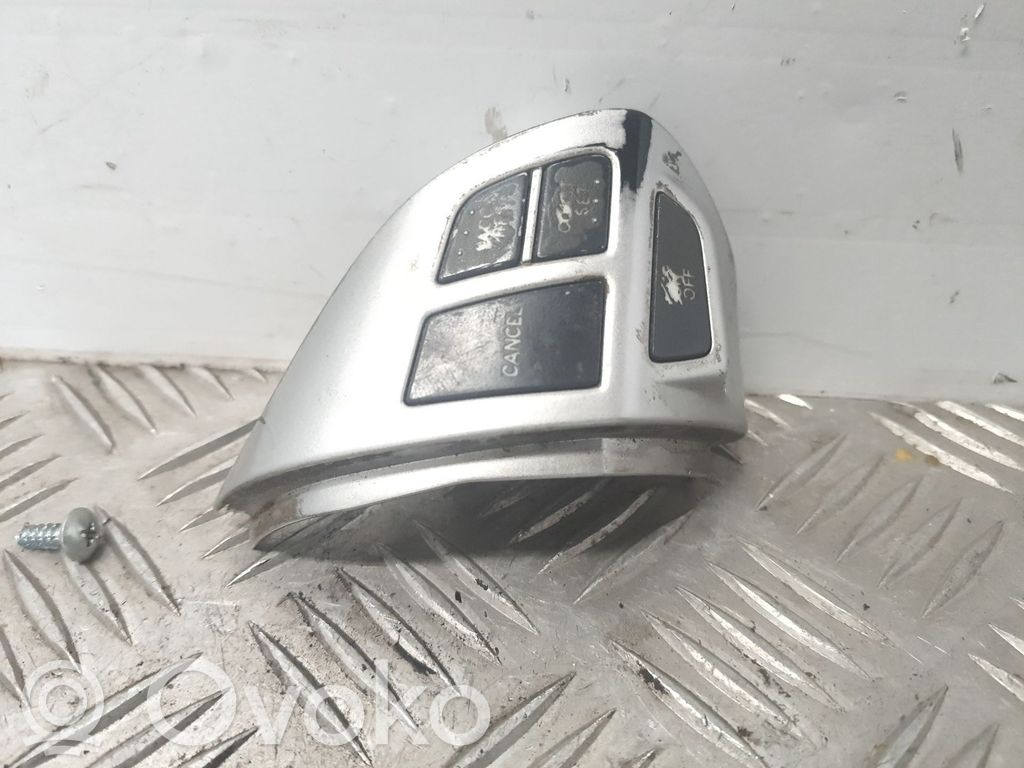 Mitsubishi Outlander Boutons / interrupteurs volant 