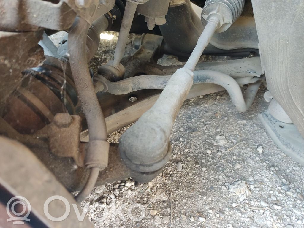 Nissan Primera Querlenker vorne 