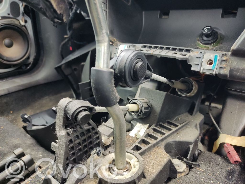 Gear shift cable linkage   1402891
