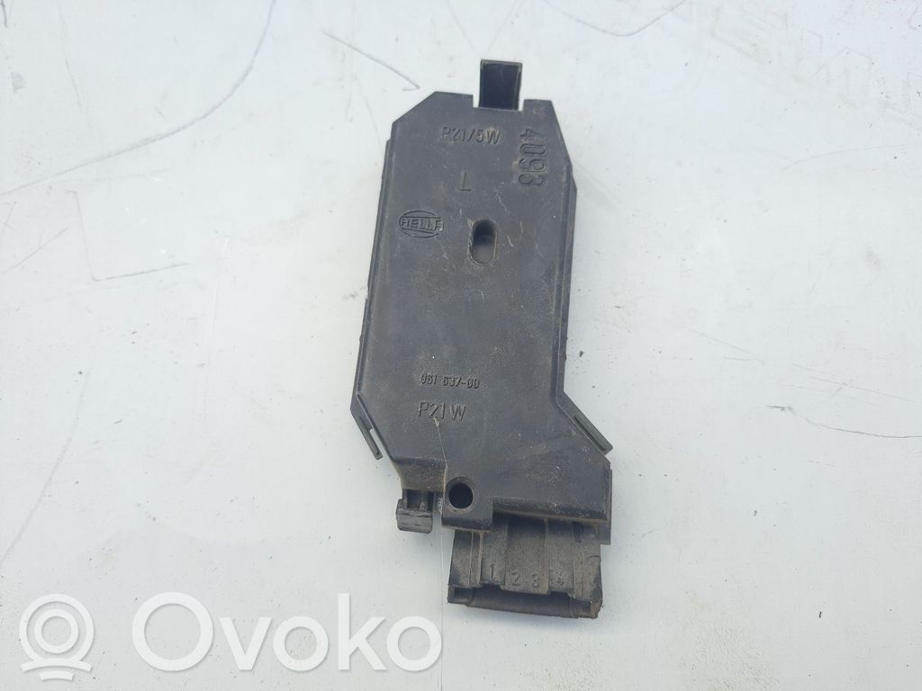 Seat Toledo I (1L) Takavalon polttimon suojan pidike 