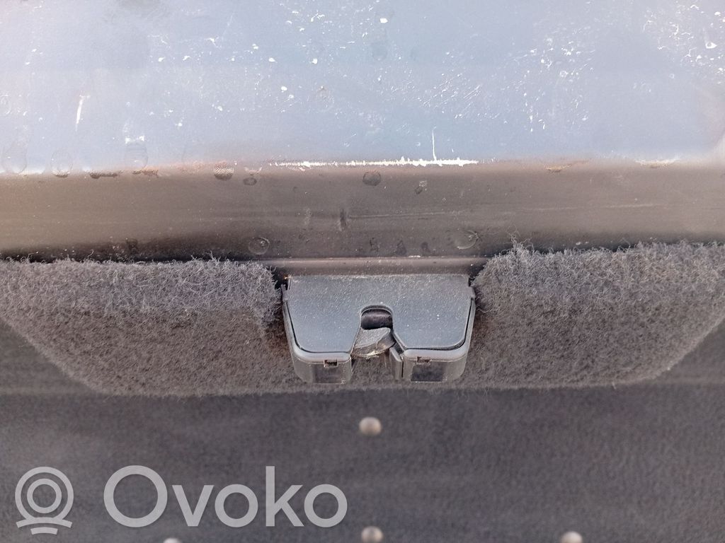 Peugeot 407 Tailgate lock latch 