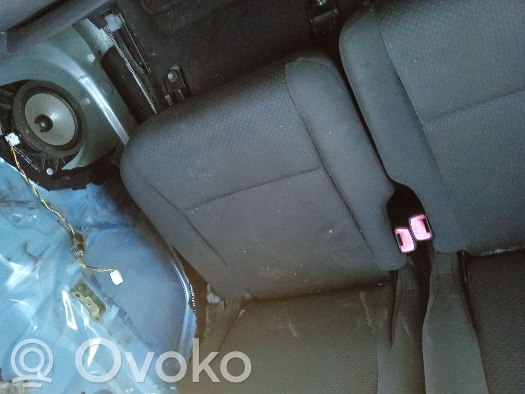 Toyota Corolla E140 E150 Takaistuin 