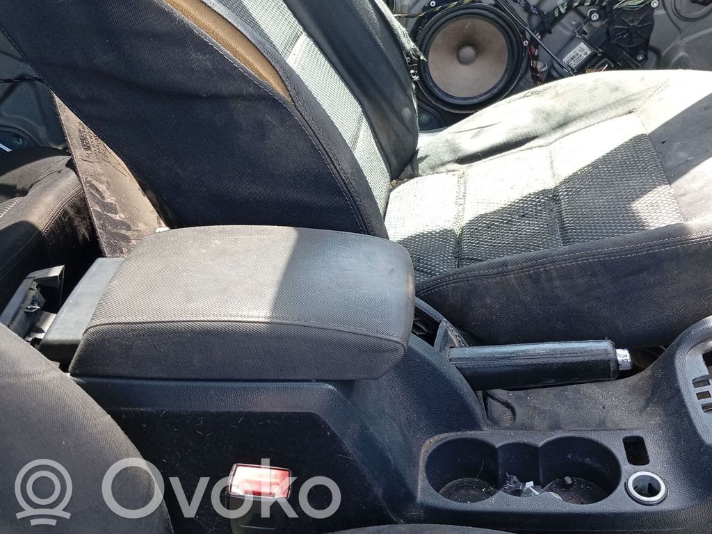 Reposabrazos   1Z0864207A16V