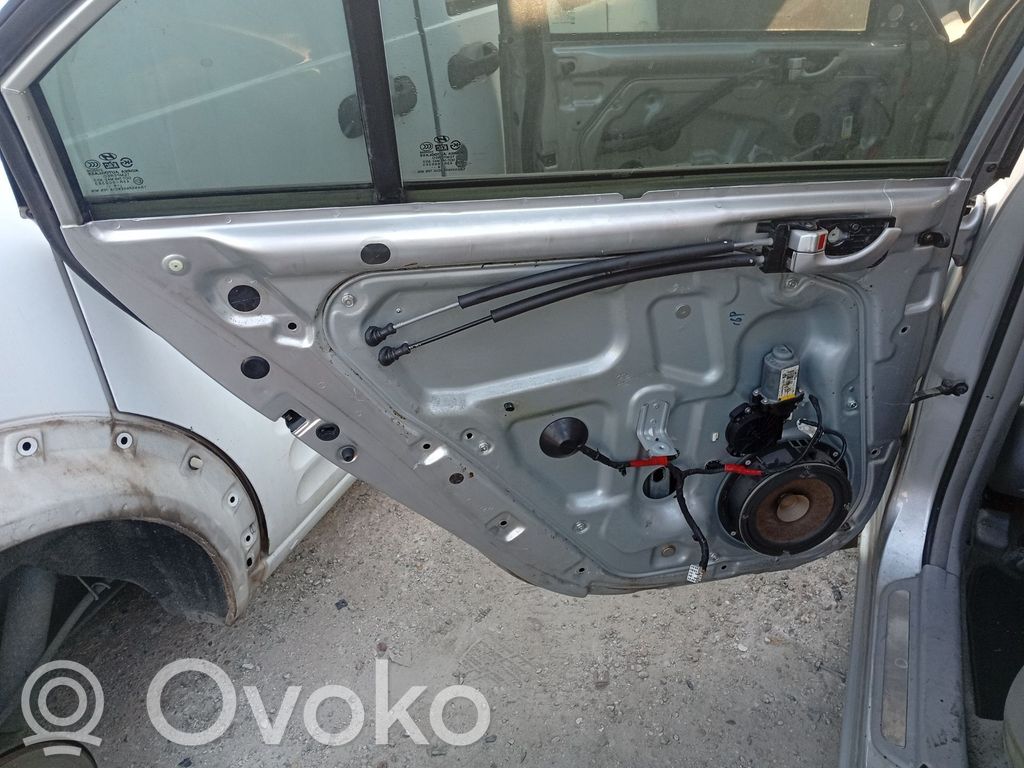 Mechanizm podnoszenia szyby tylnej bez silnika   834713K001