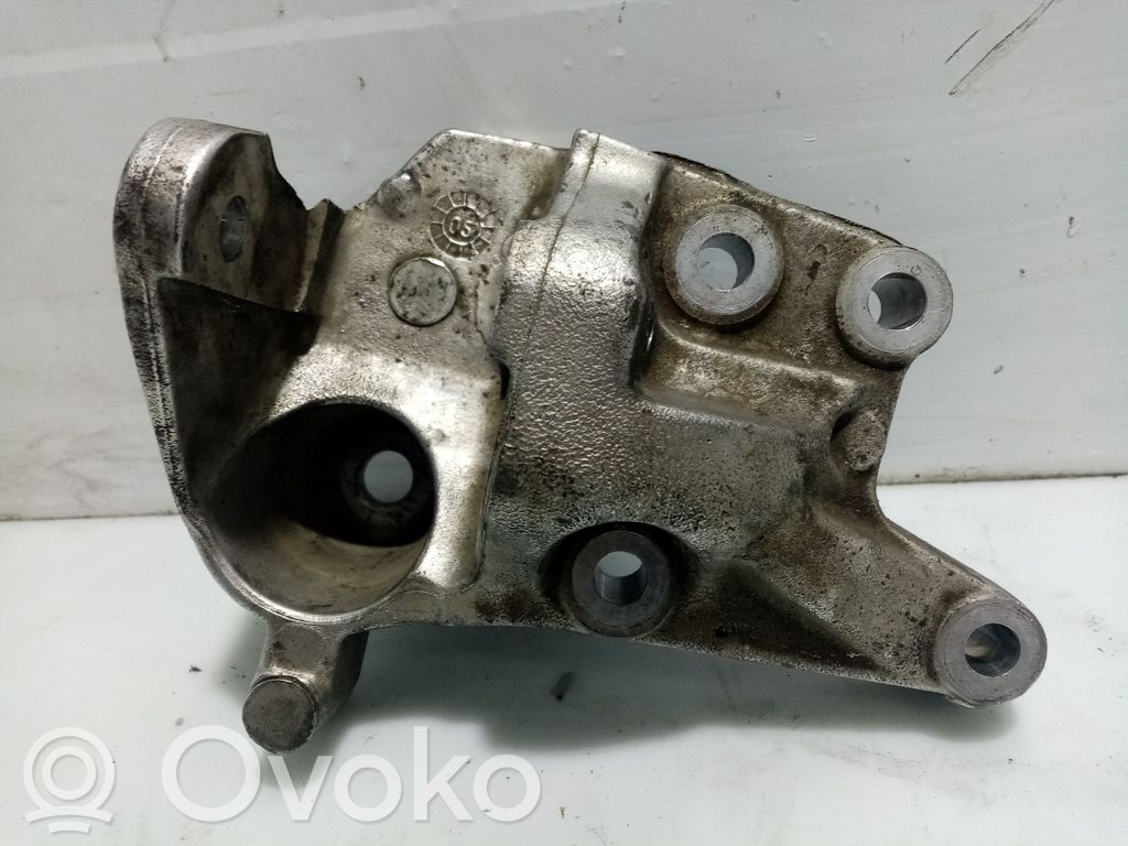 Citroen C5 Engine mount bracket 