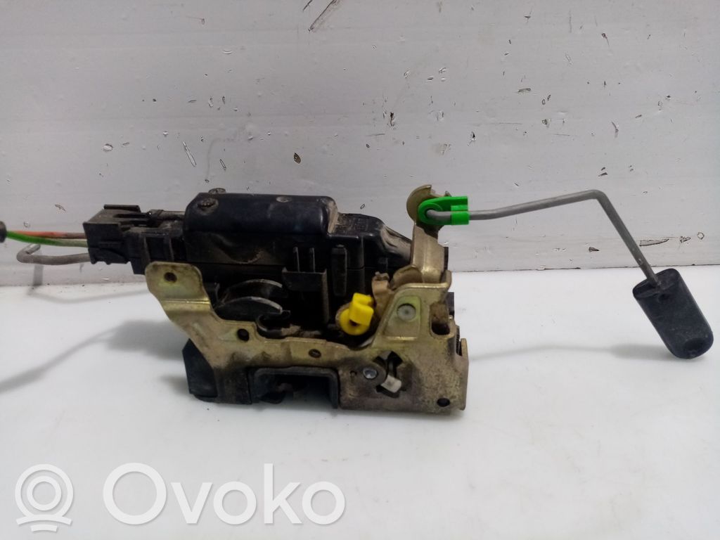 Renault Master I Front door lock 