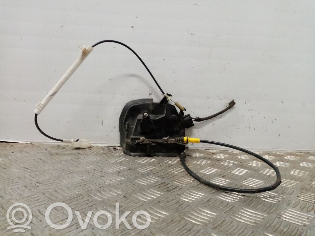 Front door lock   51218253433