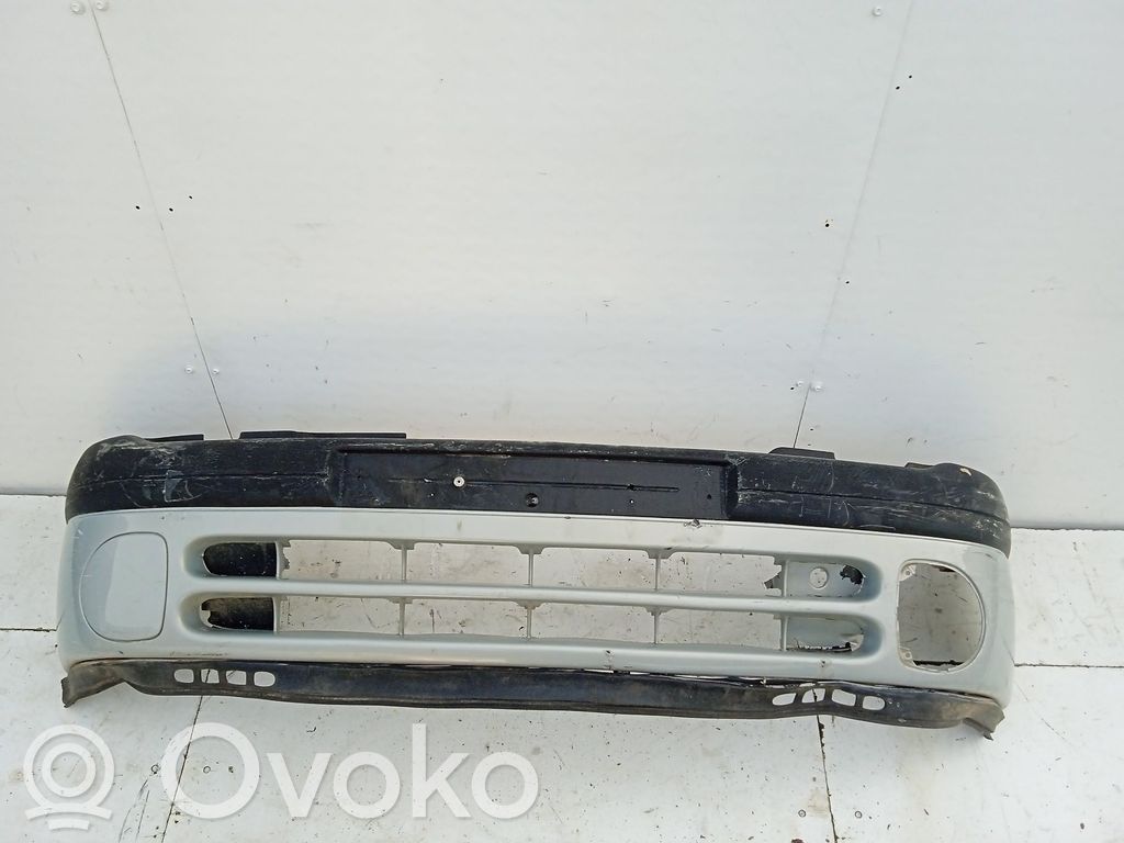Renault Clio II Parachoques delantero 