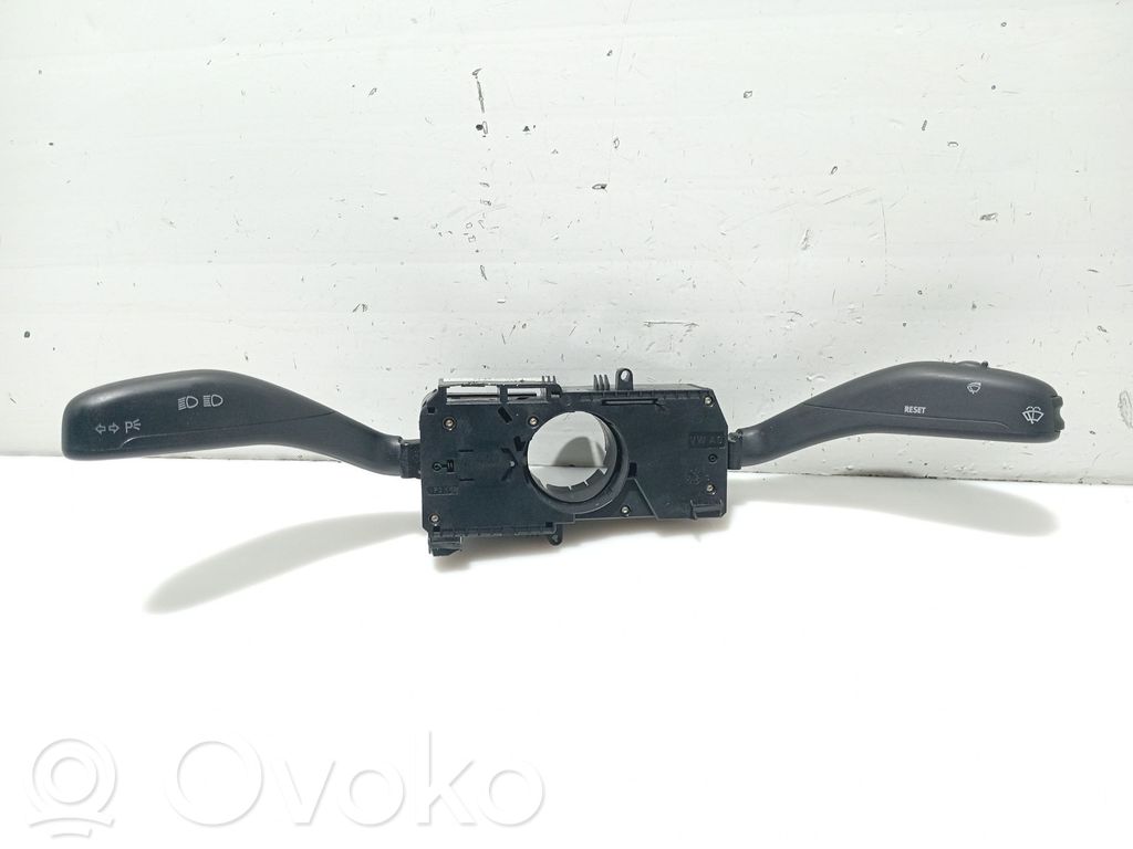 Seat Cordoba (6L) Przełącznik / Przycisk kierownicy 
