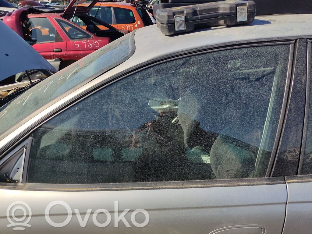 Opel Omega B1 Front door window glass four-door 
