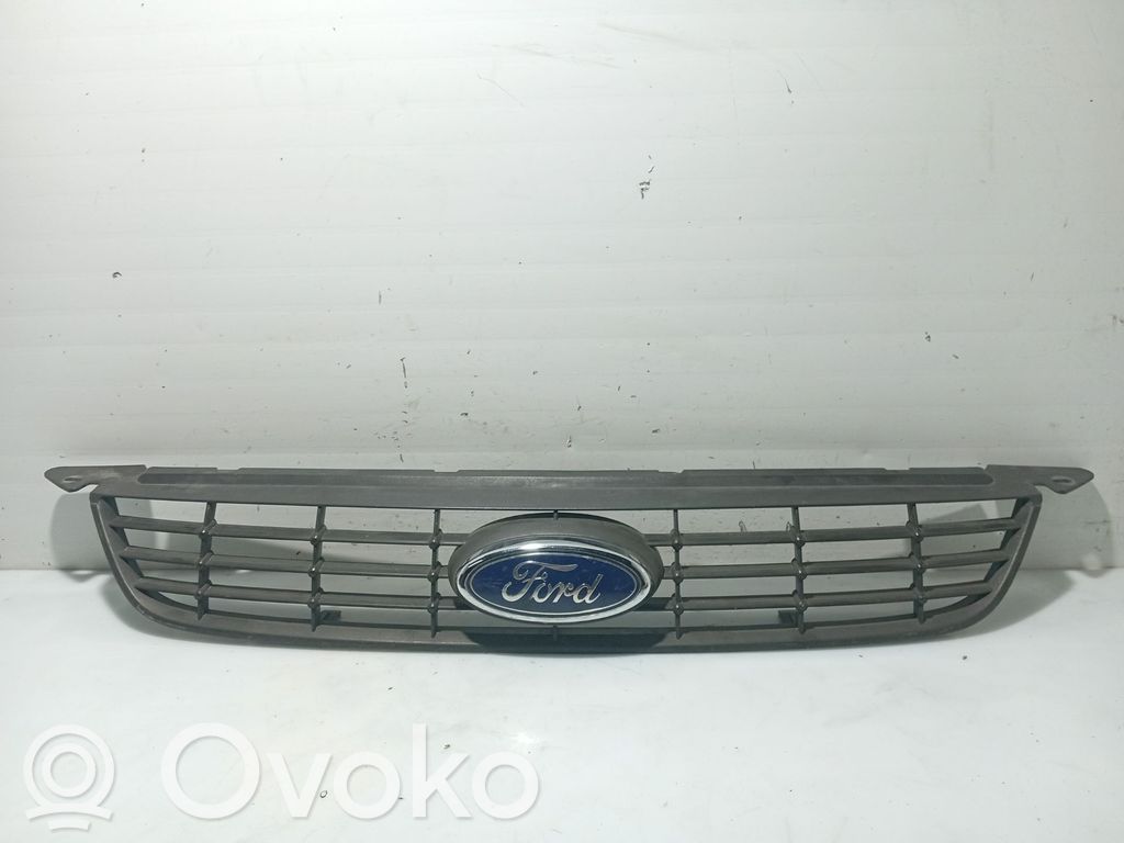 Ford Focus Lokasuojan ritilä 