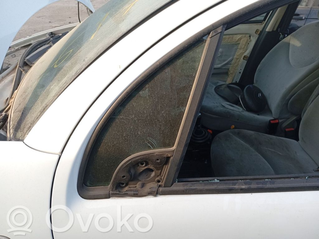 Citroen C3 Front triangle window/glass 