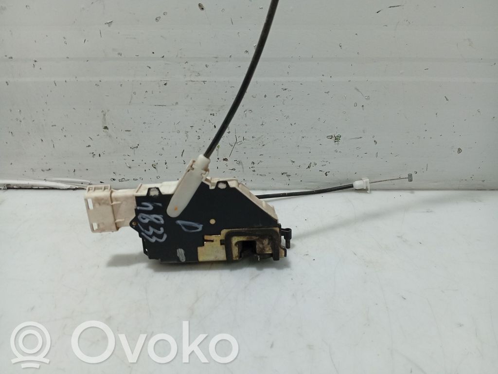 Peugeot 407 Front door lock 