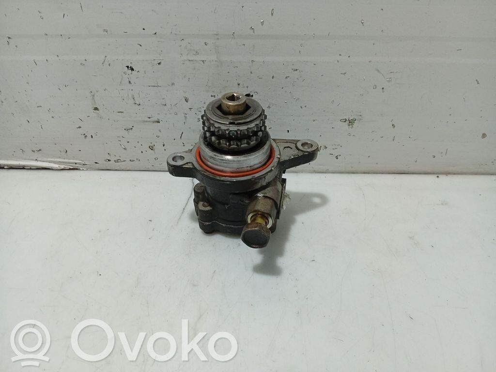 Nissan Almera N16 Ohjaustehostimen pumppu 