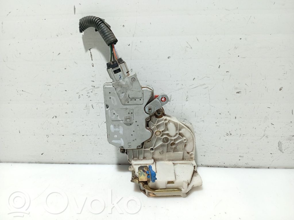 Nissan Primera Takaoven lukko 