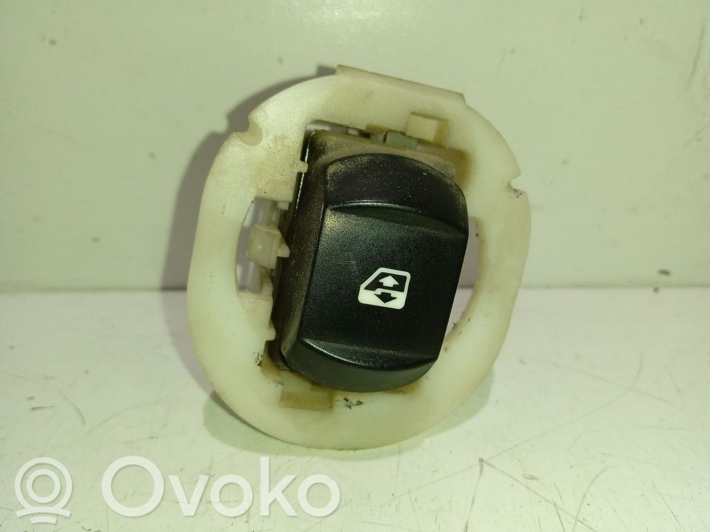 Renault Megane II Przyciski szyb 