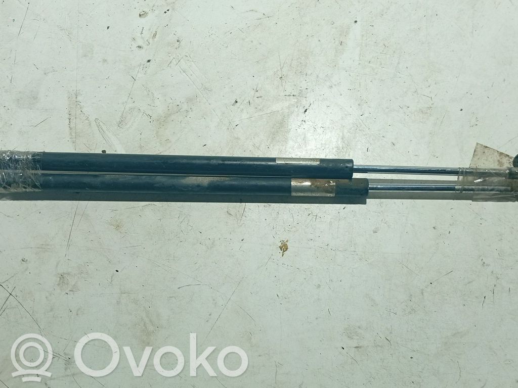 Honda CR-V Tailgate/trunk strut/damper 