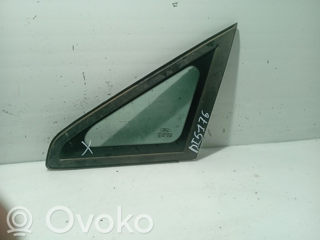 Ford Focus Front triangle window/glass 