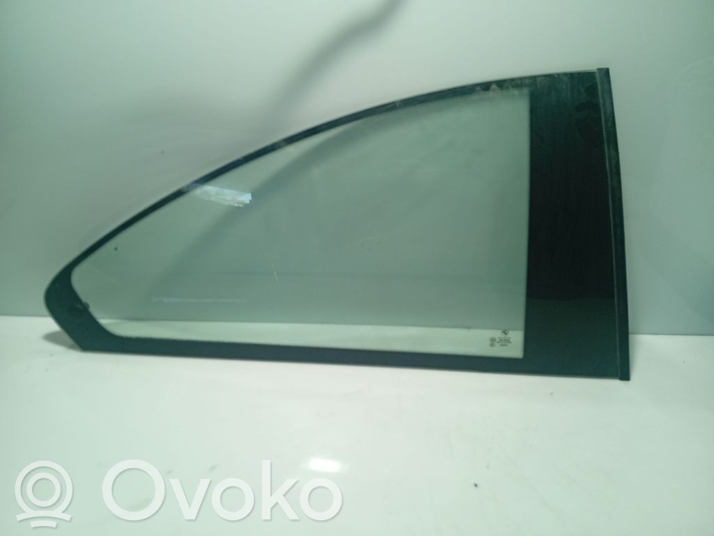 Vidrio lateral trasero   51368209404