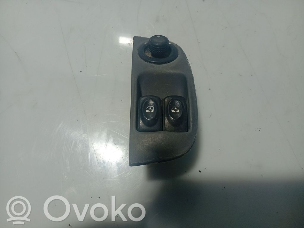 Renault Megane I Interruptor del elevalunas eléctrico 