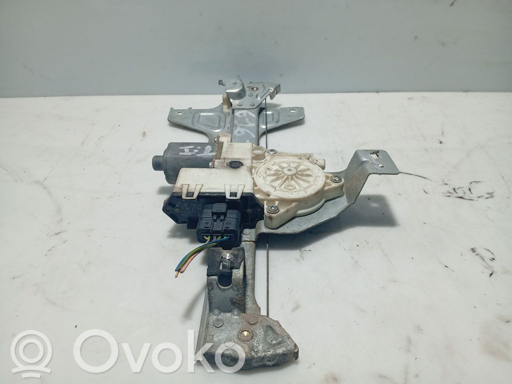 Citroen C4 I Meccanismo di sollevamento del finestrino posteriore senza motorino 